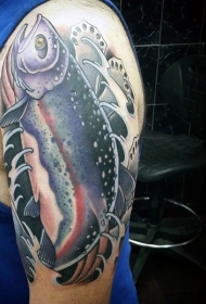 大臂非常漂亮的彩绘大鱼纹身图案