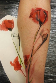 手臂水彩风格的罂粟花纹身图案