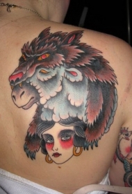 背部绵羊狼头盔和吉普赛女孩彩色纹身图案