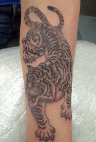 黑色的亚洲下山虎纹身图案