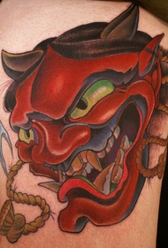 大臂亚洲传统的红色般若面具纹身图案