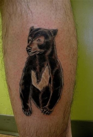 小腿黑色的可爱熊纹身图案