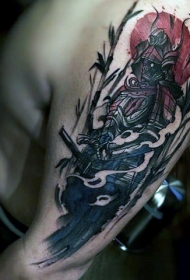 手臂亚洲风格的五彩神秘武士纹身图案
