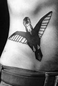 腹部黑色有趣的鸟纹身图案