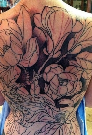 女性满背绽放的美丽花朵纹身图案