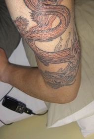 大臂中国龙彩绘纹身图案