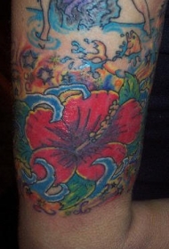 手臂彩色亚洲风格的红芙蓉纹身图案