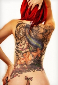 女孩背部好看的美人鱼纹身图案
