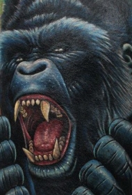 手臂写实愤怒的黑色大猩猩纹身图案