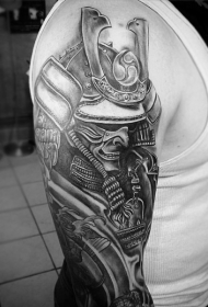大臂非常细致的亚洲武士纹身图案