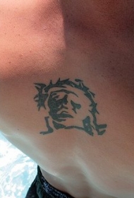 背部简单的耶稣纹身图案