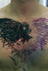 胸部一半的乌鸦黑白纹身图案