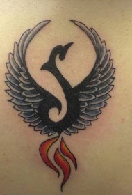 背部黑色鸟符号纹身图案