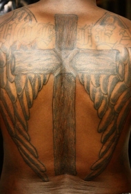 背部翅膀与十字架纹身图案