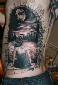 侧肋写实女人人像与森林和月亮纹身图案