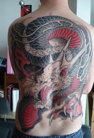 男性满背日式彩绘龙纹身图案