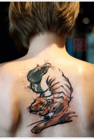 背部亚洲风格的水彩画老虎纹身图案