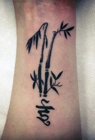 手腕亚洲东方竹子和字符黑色纹身图案