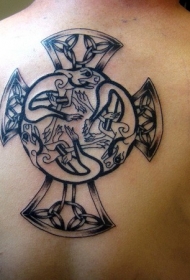背部爱尔兰风格图腾十字架纹身图案