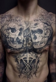 胸部灰色骷髅与字母和DNA符号纹身图案