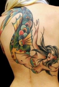 漂亮的彩色美人鱼背部纹身图案