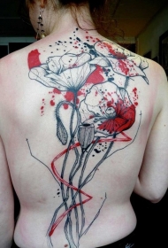 背部黑色和红色的罂粟花泼墨纹身图案