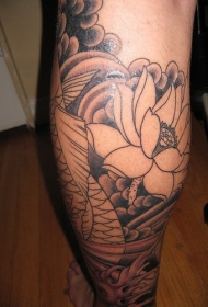 小腿亚洲风格的莲花鲤鱼纹身图案