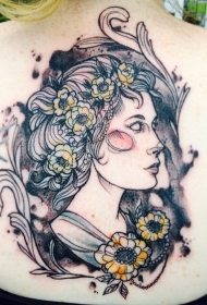 背部素描风格的彩色女人与花朵纹身图案