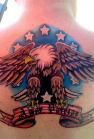 背部鹰与美国旗帜纹身图案