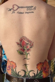 背部玫瑰与钥匙花卉彩色纹身图案