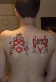 红色和白色徽章背部纹身图案