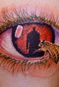 腿部彩绘神秘的眼睛与蜜蜂纹身图案