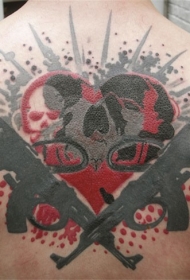 背部红色心形和AK步枪鸟类骷髅纹身图案