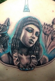 背部漂亮的彩色埃及女子与花卉和猫纹身图案