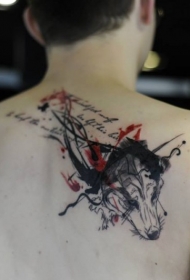 背部现代风格彩色的狼头泼墨纹身图案