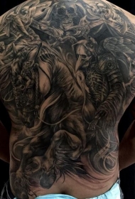 满背黑灰风格毛骨悚然的幻想战士纹身图案