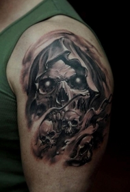大臂个性的黑灰恶魔骷髅纹身图案