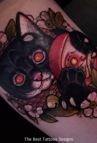 黑色的猫和日式达摩花卉纹身图案