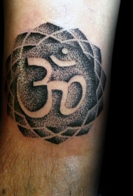 小腿黑色点刺印度教字符纹身图案
