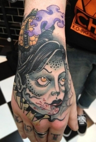 手臂卡通吸血女鬼纹身图案