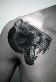 雕刻风格黑色的黑豹头肩部纹身图案