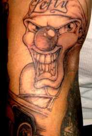 愤怒的小丑和汽车纹身图案