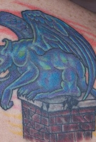 烟囱和蓝色怪兽纹身图案