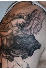 大臂黑灰写实天使纹身图案