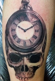 漂亮的黑灰骷髅与时钟纹身图案