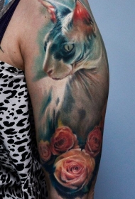 大臂可爱的写实逼真猫与玫瑰纹身图案