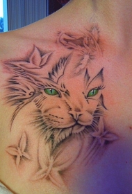 黑灰猫咪和绿色眼睛肩部纹身图案