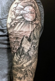 大臂美妙幻想世界黑灰山脉纹身图案