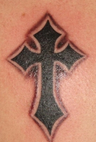 黑色哥特式十字架纹身图案