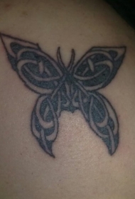 凯尔特结组合的蝴蝶纹身图案